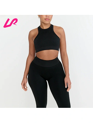 black sports bra crop top